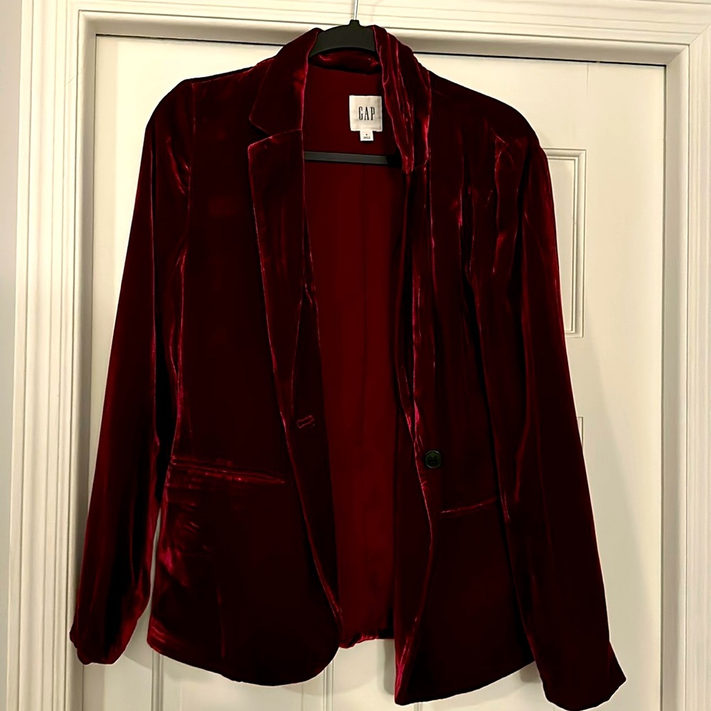 Gap Size 4 Velvet Maroon Blazer